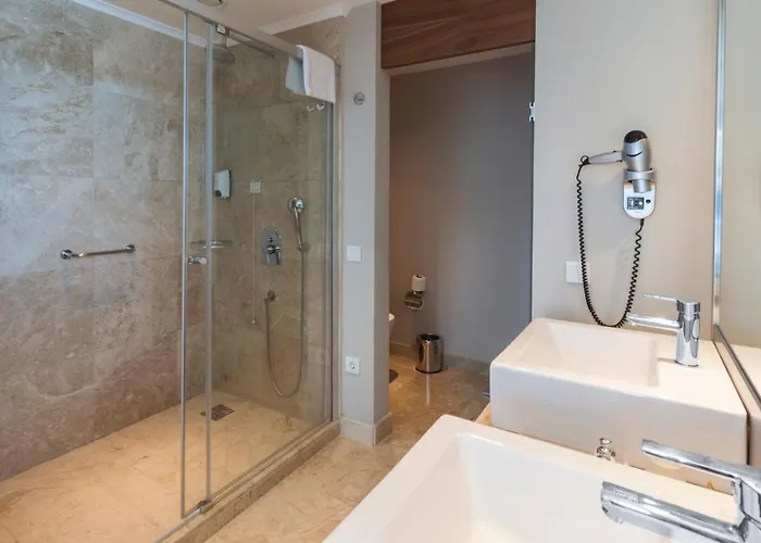 Commodore Elite & Ultra (adults Only)