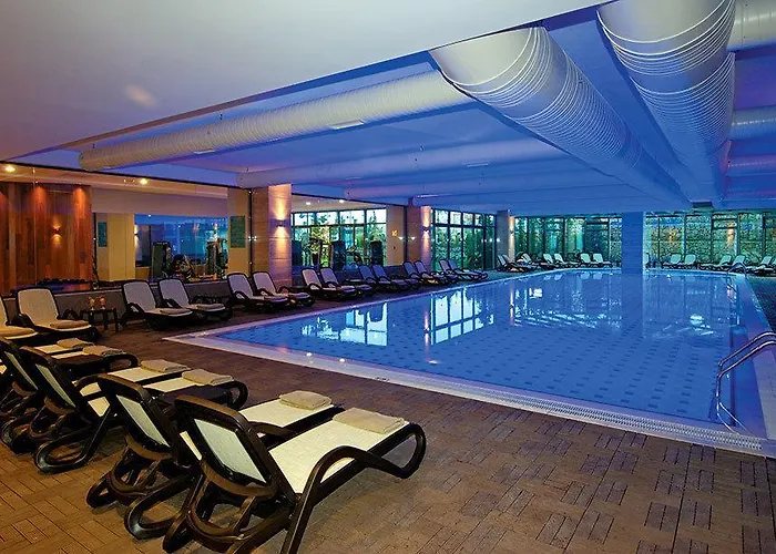 Commodore Elite & Ultra (adults Only)