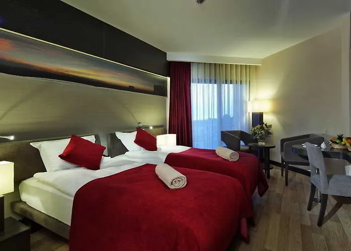 리조트 Commodore Elite & Ultra (adults Only)