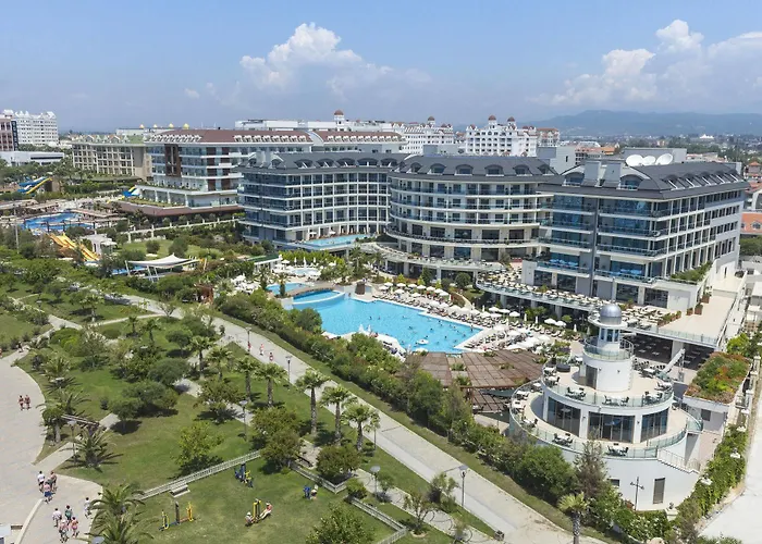 리조트 Commodore Elite & Ultra (adults Only)