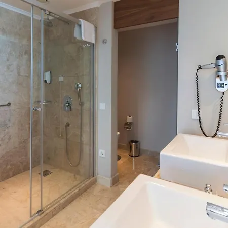 Commodore Elite & Ultra (adults Only)