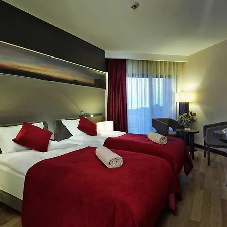 Resort Commodore Elite & Ultra (adults Only)