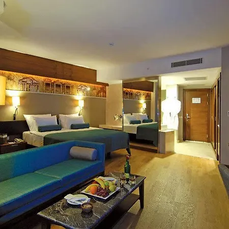 Commodore Elite & Ultra (adults Only) Resort