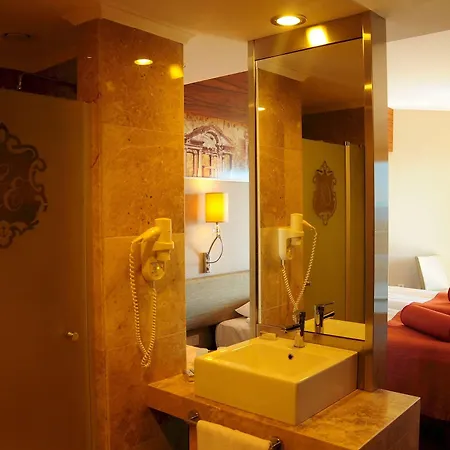 Commodore Elite & Ultra (adults Only)