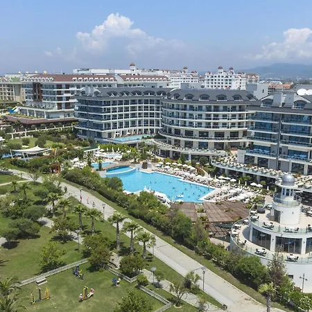 منتجع Commodore Elite & Ultra (adults Only)