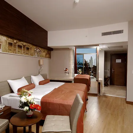 Üdülőközpont Commodore Elite & Ultra (adults Only) 5*