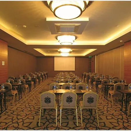 Θέρετρο Commodore Elite & Ultra (adults Only)