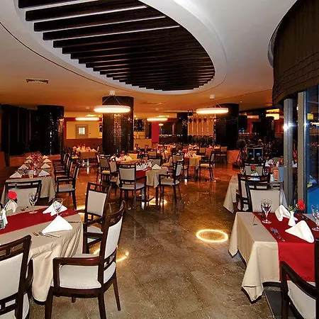 Θέρετρο Commodore Elite & Ultra (adults Only)