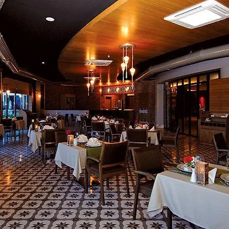 Θέρετρο Commodore Elite & Ultra (adults Only)