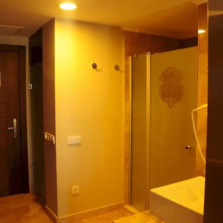 Commodore Elite & Ultra (adults Only) אתר נופש 5*